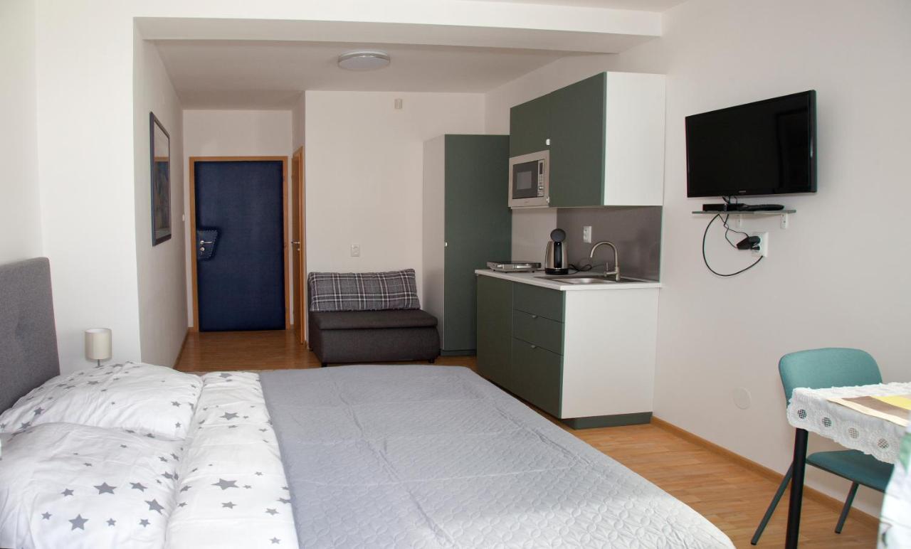 Apartman U Doktora Banska Bystrica Luaran gambar